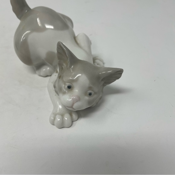 LLADRO Attentive Domestic Cat Figurine - Picture 5 of 5